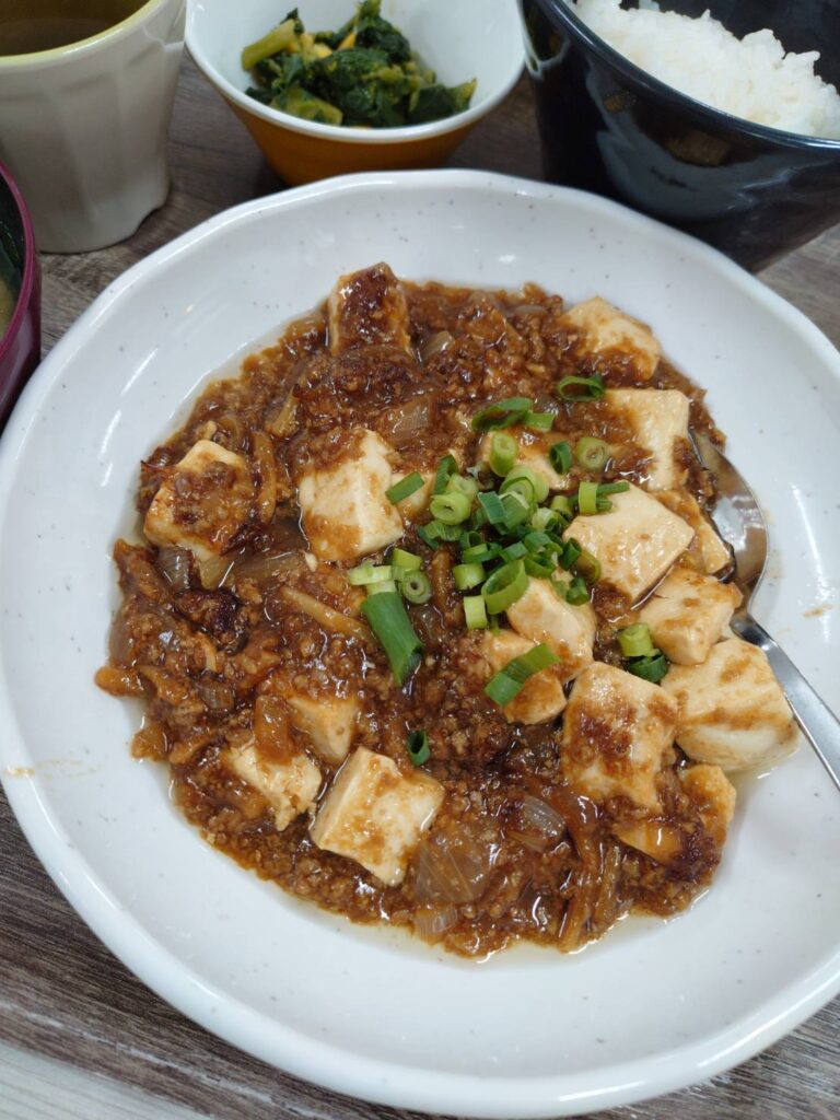 市場めし　辛くない麻婆豆腐　いろいろ始めます